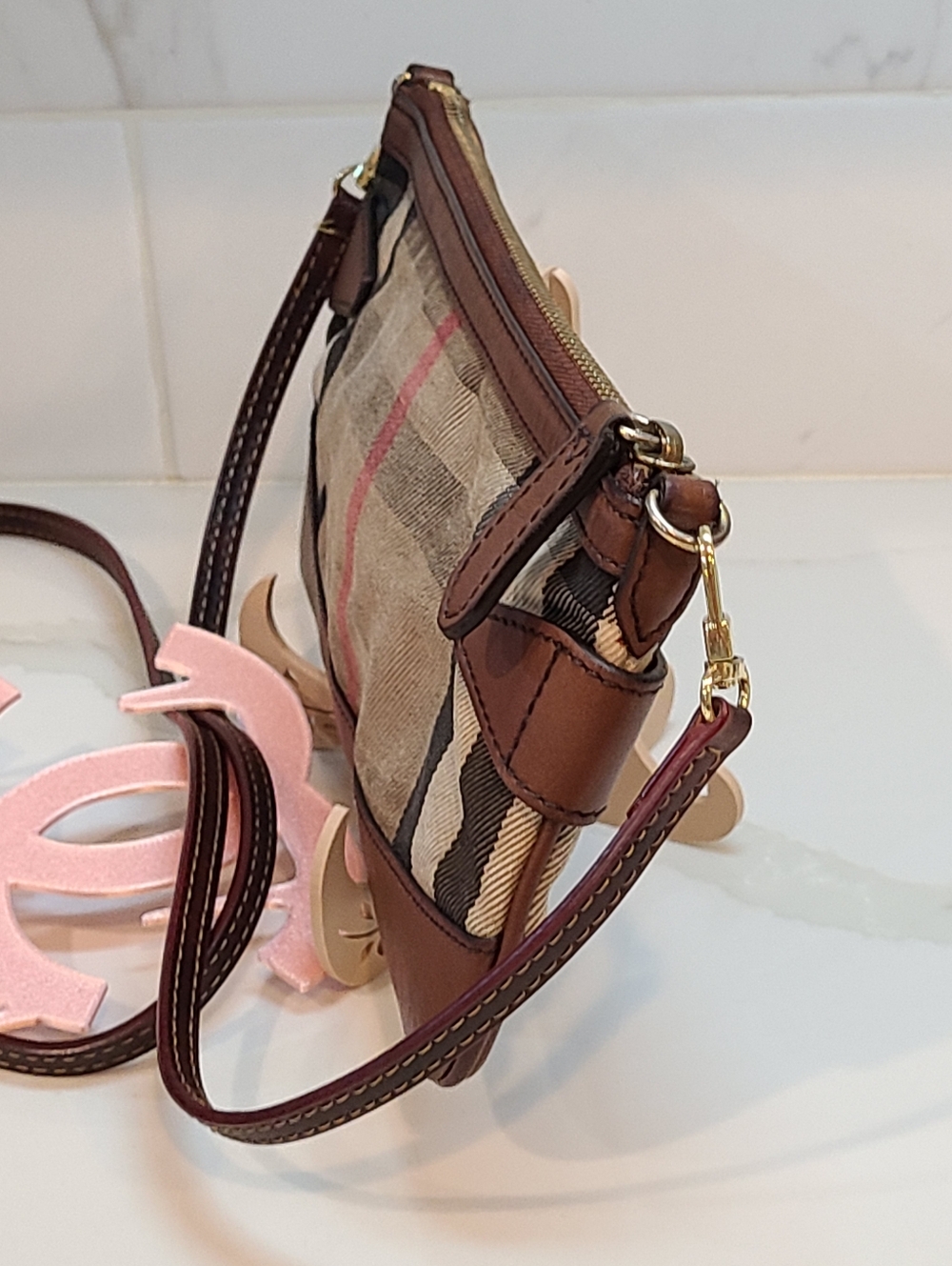 Burberry House Check Bridle Peyton Crossbody Vintage GUC Brown Leather Buckles - Picture 6 of 15